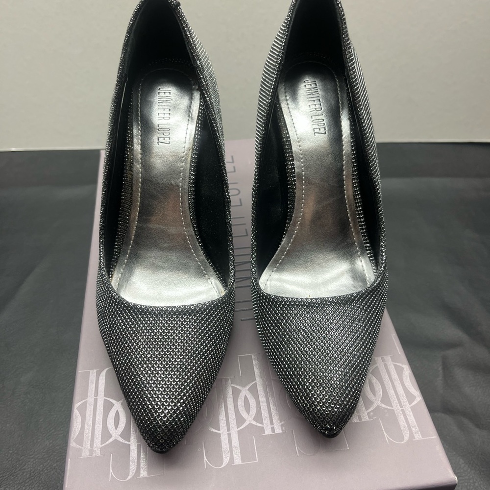 Jennifer Lopez Heels - Size 6.5 - Worn once/like new in box - Picture 4 of 10